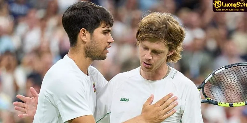 Alcaraz ngược dòng hạ Rublev, vào tứ kết Wimbledon mùa thứ ba