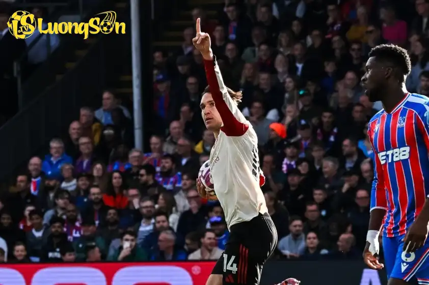 Tiền đạo người Ý đang dần chứng minh được giá trị của mình tại sân Anfield (Ảnh: CLB) Tiền đạo người Ý đang dần chứng minh được giá trị của mình tại sân Anfield