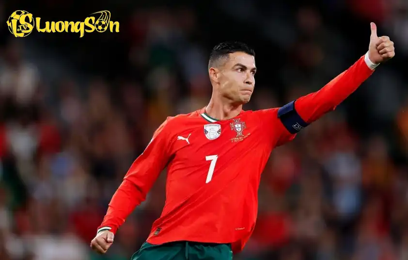 Ronaldo đứng trước cơ hội trở thành chân sút vĩ đại nhất trong lịch sử vòng loại World Cup Ronaldo đứng trước cơ hội trở thành chân sút vĩ đại nhất trong lịch sử vòng loại World Cup