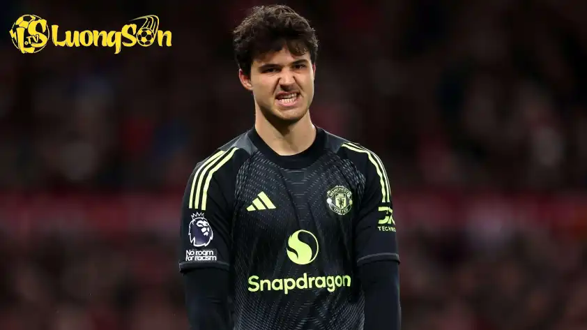 Sự chắc chắn của Lammens đang rất quan trọng với MU - Ảnh: Goal Sự chắc chắn của Lammens đang rất quan trọng với MU