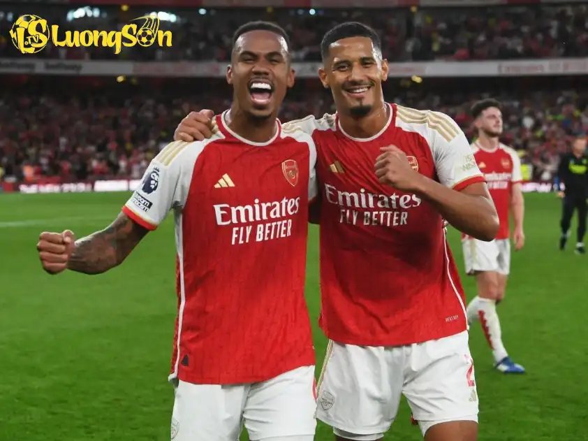 Sự xuất sắc của hàng phòng ngự giúp Arsenal rất khó bị đánh bại ở thời điểm hiện tại (Ảnh: The Times)