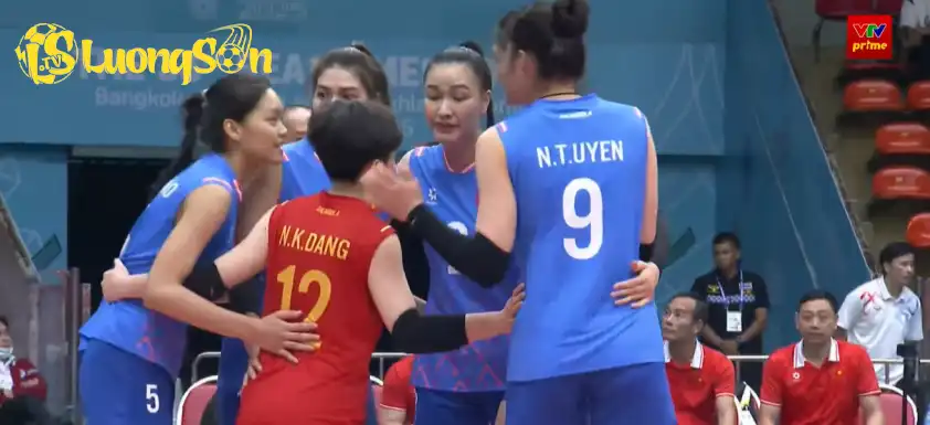 Đặng Thị Kim Thanh và các đồng đội có trận đấu quá dễ dàng. Ảnh chụp màn hình. Đặng Thị Kim Thanh và các đồng đội có trận đấu quá dễ dàng. Ảnh chụp màn hình.